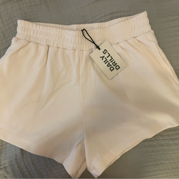 NWT!! Surf + Ranch Austin- Daily Drills Cream Shorts - Picture 2 of 3